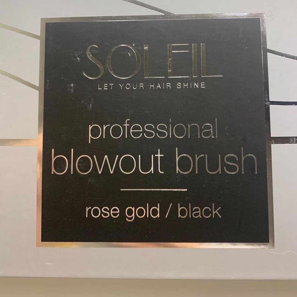 Blowout brush